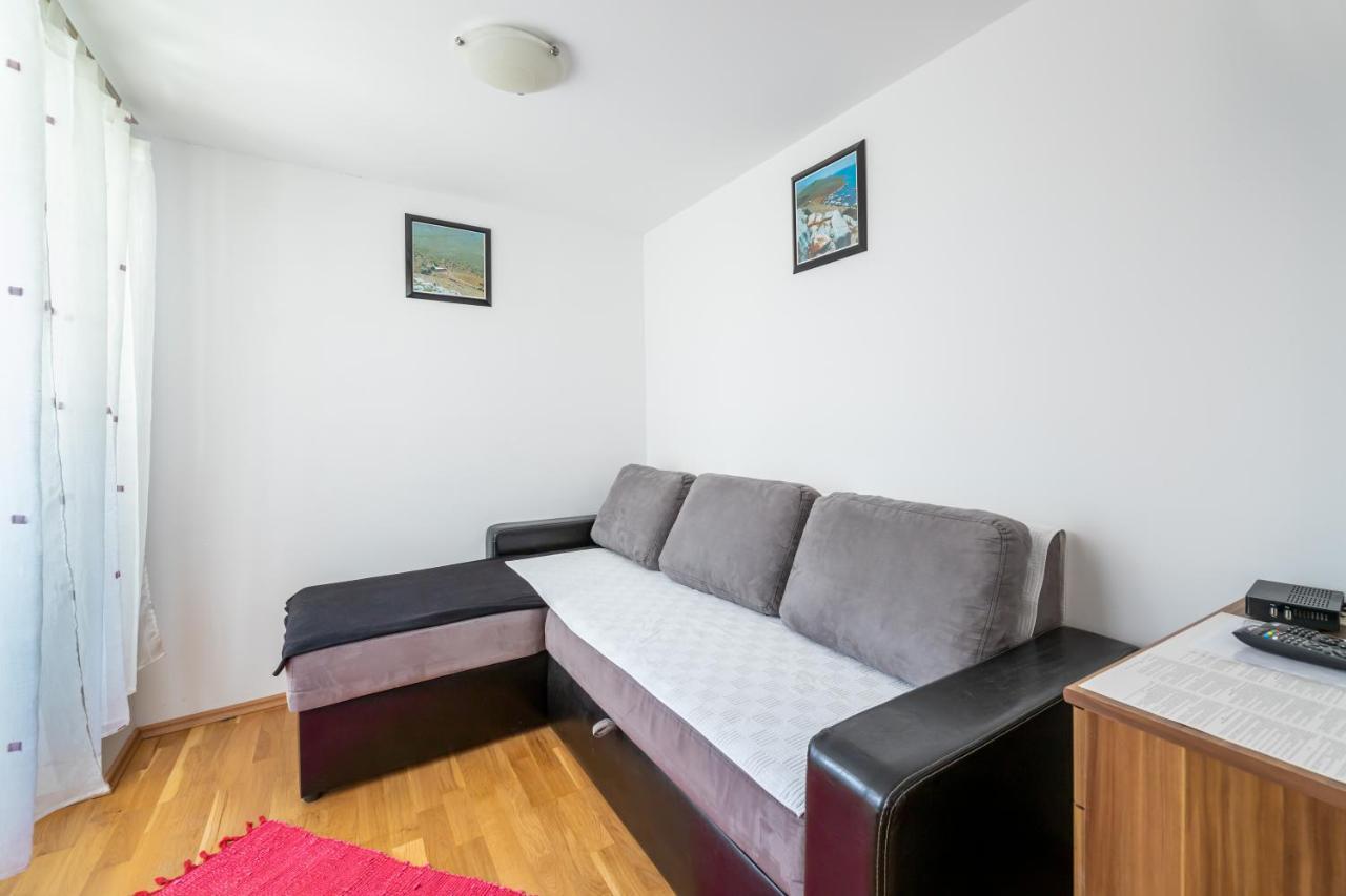 Valter Apartment Baska  Bagian luar foto
