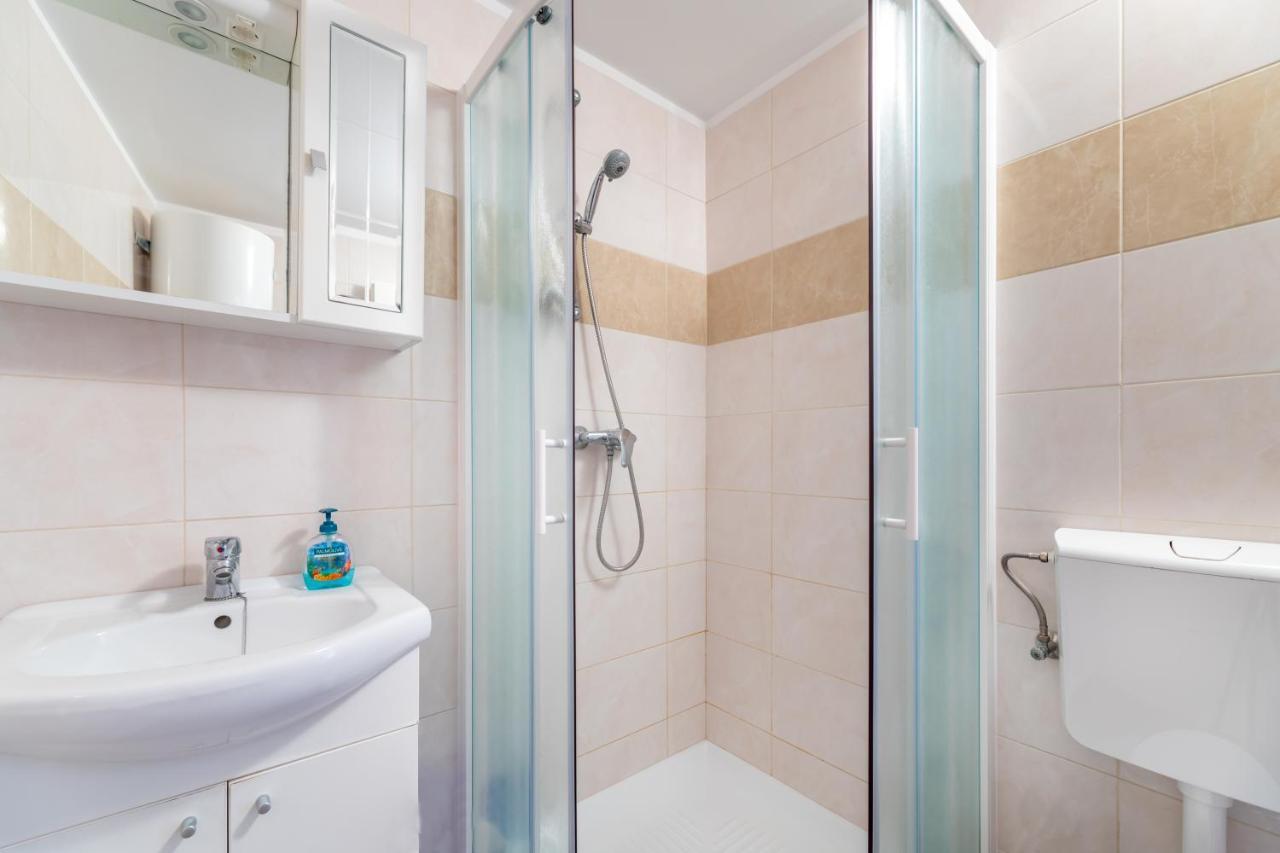 Valter Apartment Baska  Bagian luar foto